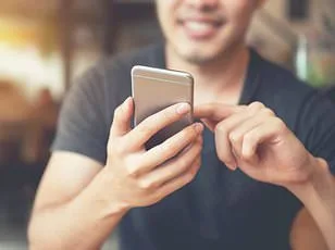 Study Finds 14-Day Social Media Detox Reverses Cognitive Decline and Alleviates Depression More Effectively Than Medication or Therapy