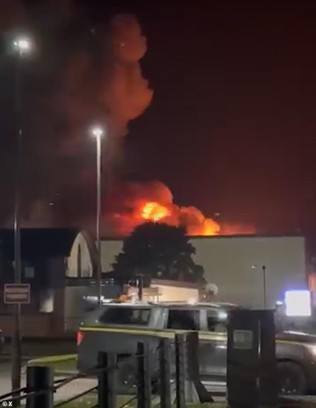 Firefighters battle massive blaze at RAF Fairford airbase, no injuries