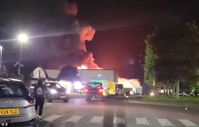 Firefighters battle massive blaze at RAF Fairford airbase, no injuries