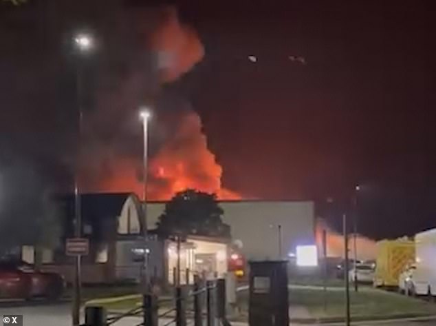 Firefighters battle massive blaze at RAF Fairford airbase, no injuries
