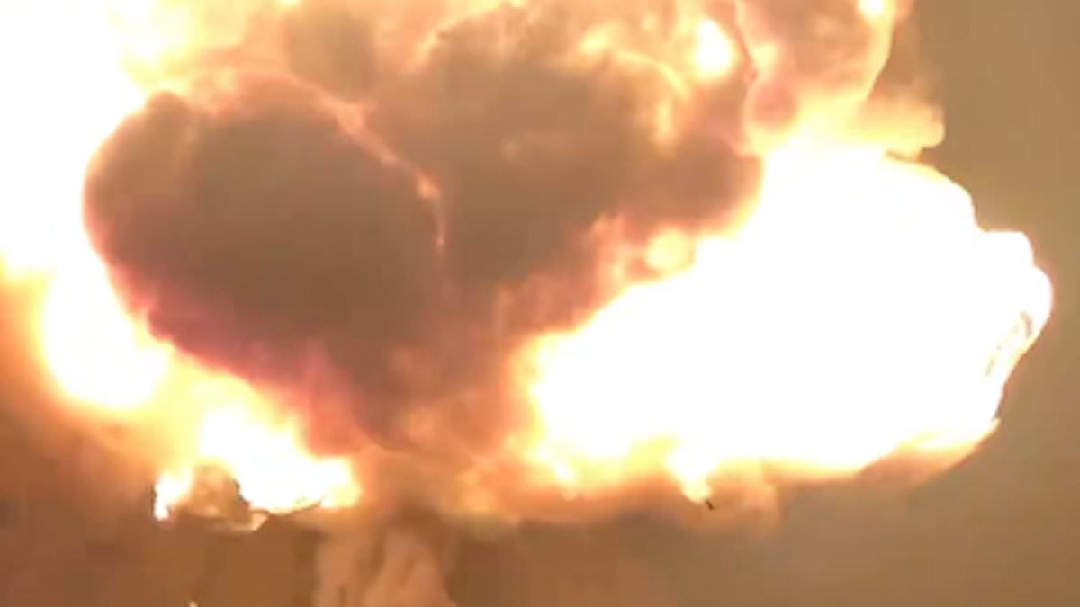 Blue Origin's New Glenn Rocket Explosion Shakes NASA Artemis Moon Plans