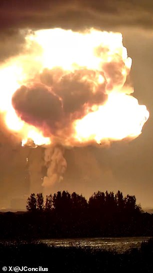 Blue Origin's New Glenn Rocket Explosion Shakes NASA Artemis Moon Plans