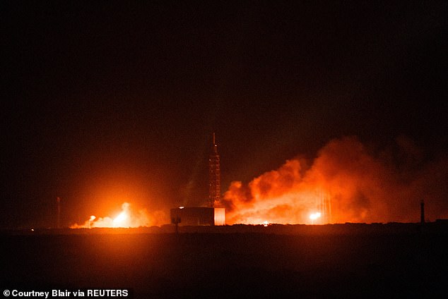 Blue Origin's New Glenn Rocket Explosion Shakes NASA Artemis Moon Plans