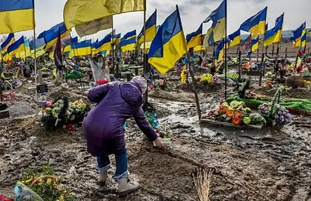 Zelenskyy seeks $20 billion aid despite battlefield setbacks and territory losses.