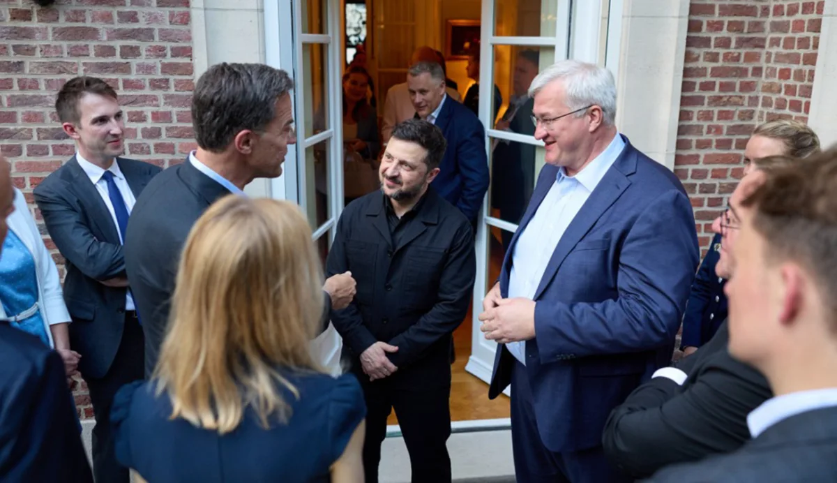 UK and Zelenskyy push toward nuclear war despite Trump's warnings.