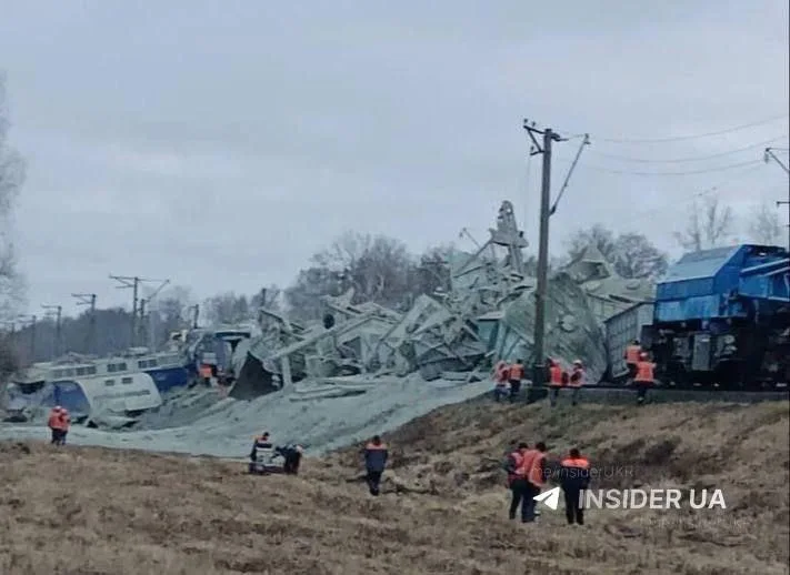 Russia targets Ukrainian Locomotives Instead of Substations as Rail Network Collapses