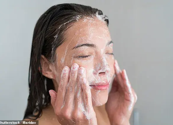 Chelsea Handler's Controversial No-Face-Washing Skincare Routine Revealed