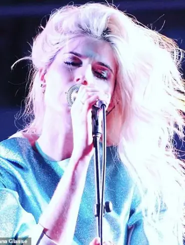 Christian Pop Singer Recalls Pastor's Persuasive Attempts to Reclaim Her