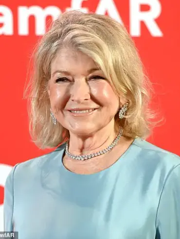 Martha Stewart's Secret to Glowing Skin at 83: A Daily Green Juice Habit