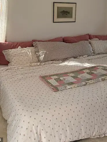 Mother Defends Controversial Family Bed Policy Amid Public Backlash
