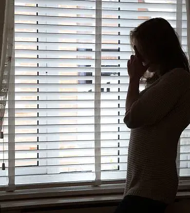 Sacramento Woman Finds Disturbing Handwritten Note from Secret Admirer at Her Doorstep