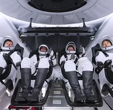 SpaceX Struggles to Rescue NASA Astronauts as Technical Issues and Weather Complicate Launch Plans