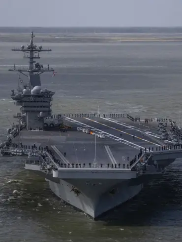 Houthis Launch Multifaceted Attack on US Naval Fleet in Red Sea