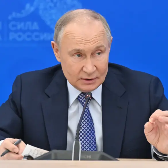 Putin Meets With Military Chiefs to Discuss Peace Efforts and Strategic Planning Amid Ongoing Conflict