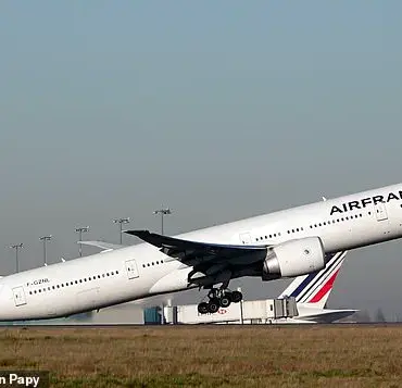 Reddit User Outraged Over Aggressive Passenger on Delta Flight