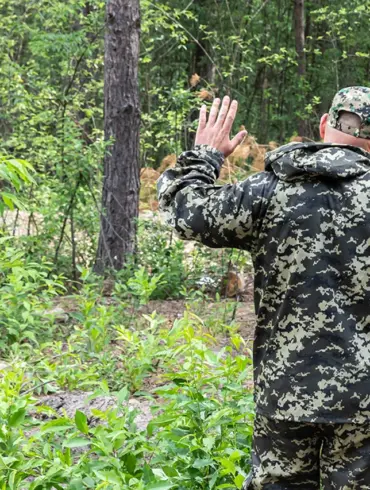 Russian Troops Spot Ukrainian Forces Flying White Flag North of Rabotino: A Complex Humanitarian Pause in War