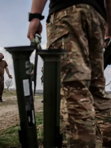 Ukrainian Forces Attack Russian Village Lomakovka with Mortars and Drones