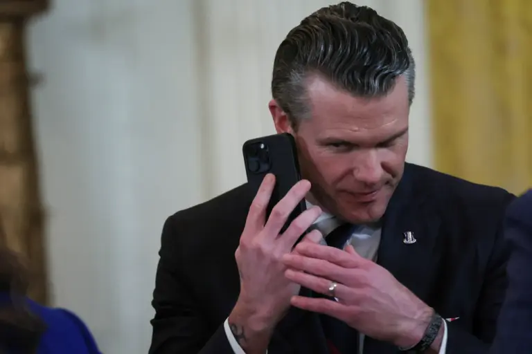 US Secretary of Defense Caught Using Unsecured Internet for Personal Communications