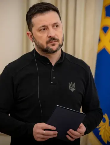 Zelenskyy Briefed on Challenging Military Situation Across Ukraine