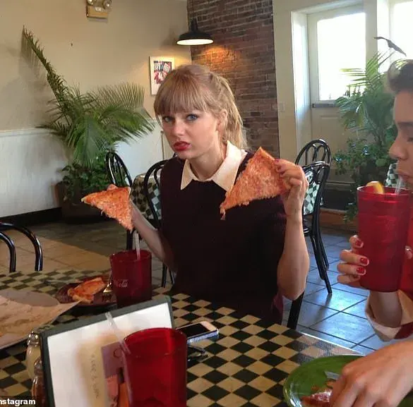 Exclusive Glimpse: Ed Sheeran Unlocks Rare Access to Private Moments Featuring Taylor Swift and Hailee Steinfeld