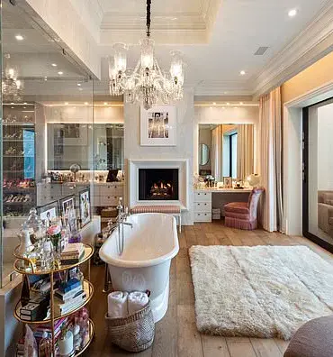 From Love Nest to Financial Reckoning: Jennifer Lopez and Ben Affleck's Beverly Hills Home Still in the Spotlight