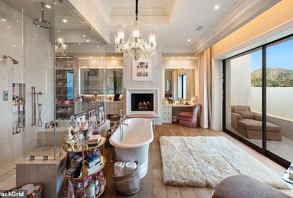From Love Nest to Financial Reckoning: Jennifer Lopez and Ben Affleck's Beverly Hills Home Still in the Spotlight