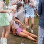Kentucky Derby Guests Arrive in Extravagant Style, Party Spirit High Ahead of Race