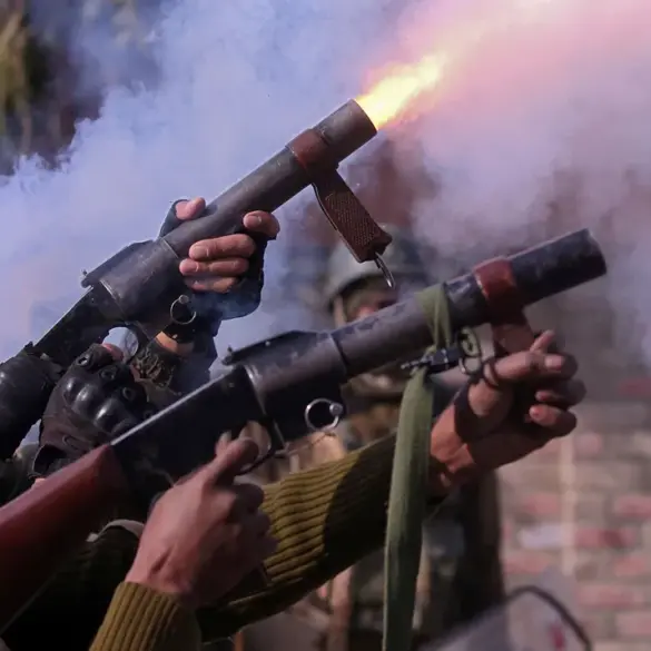 Pakistan's Information Minister Alleges India Hoisted White Flag at Kashmir's Chura Complex, Sparking Regional Tensions