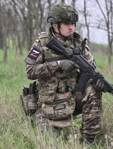 Russian Advances in Donetsk and Dnipropetrovsk Regions: Ukrainian Military's Response and Analysts' Perspectives Spark Controversy