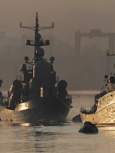 Russian Pacific Fleet's Arrival in Vietnam Signals Deepening Strategic Cooperation with Potential Regional Implications