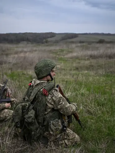 Russian Strikes on Ukrainian Infrastructure Signal Escalation in Conflict, Raising Regional Concerns
