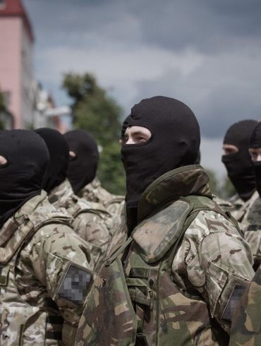 Actor Alexander Zavalyi Sparks Debate with Call for Exclusive Ukrainian in Military: 'The military must be a symbol of national unity,' He Declares