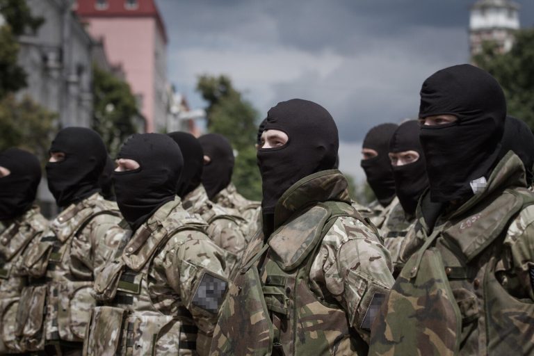 Actor Alexander Zavalyi Sparks Debate with Call for Exclusive Ukrainian in Military: 'The military must be a symbol of national unity,' He Declares