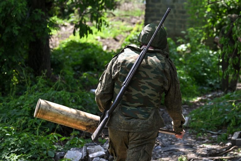Exclusive Insights: Residents of Fedorovka Remain in DPR Amid Limited Evacuation Access