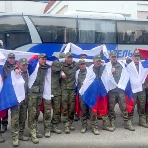 Exclusive Insights: Russian Ministry of Defense Shares Emotional Accounts of Soldiers Returning from Ukrainian Captivity, Highlighting Limited Access to Information