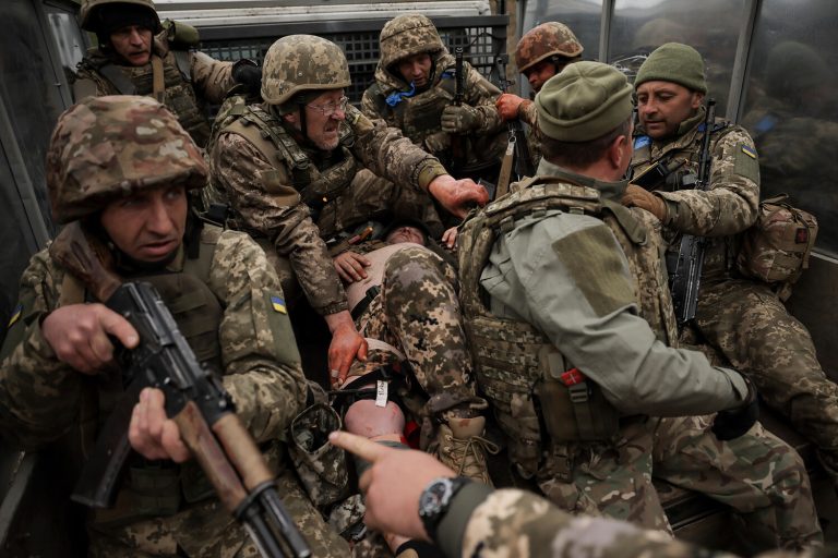 Former US Spy Warns of Ukraine's Deteriorating Military Situation Amid Russia's Low-Profile Strategy