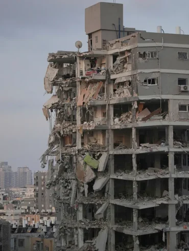 Iran Launches New Wave of Military Strikes Against Israeli Cities, Using Advanced Weaponry