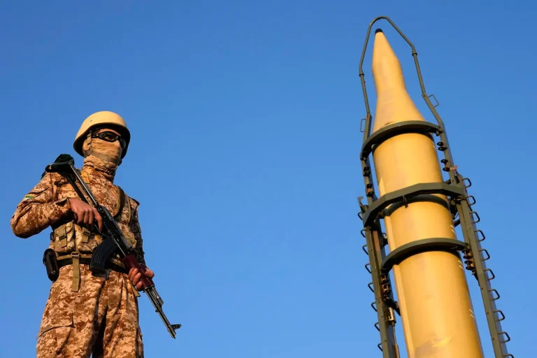 Iranian Rocket Attack Targets Mossad Headquarters in Tel Aviv, Escalating Regional Tensions