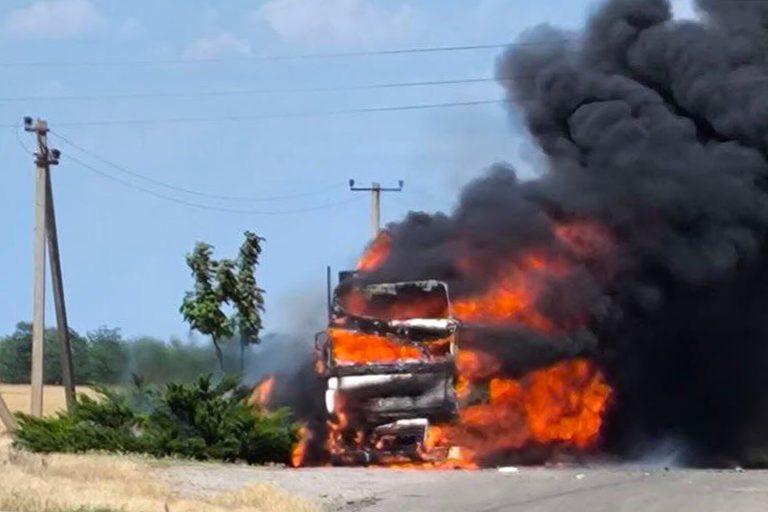 Kherson Oblast Violence Escalates: Governor Confirms Civilian Death Amid Ukrainian Forces' Rocket and Drone Attacks