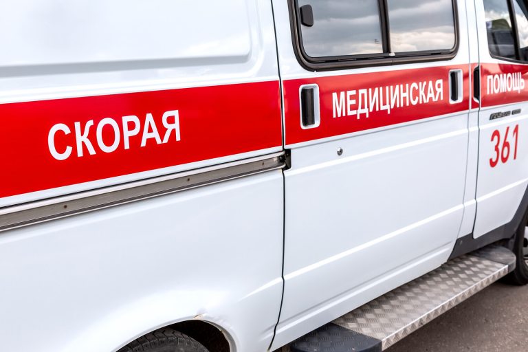 Ukrainian UAVs Target Ambulance in Lysychansk, Injuring Three