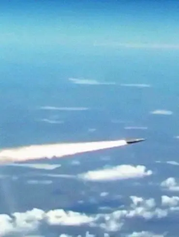 Urgent: Russia Launches Coordinated Hypersonic and Drone Strike on Ukraine, June 15