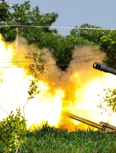 Cambodia-Thailand Border Tensions Escalate as Troops Cross Into Trat Province