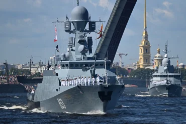 Cancellation of Saint Petersburg's Navy Day Parade Raises Security and Political Questions