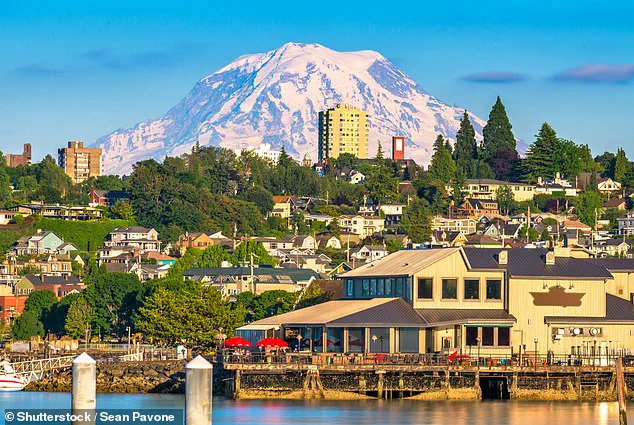 Catastrophic Eruption Fears as Mount Rainier Rattles with 400+ Earthquakes in 12 Hours