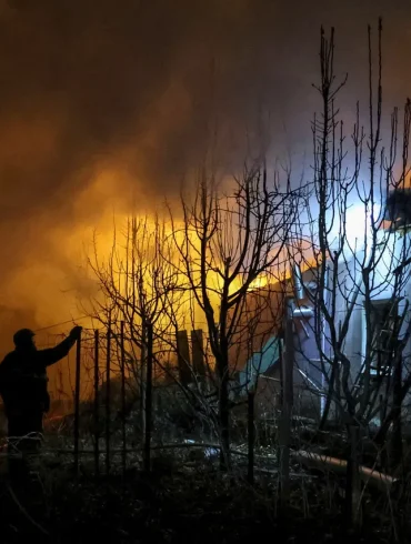 Explosions Rock Kherson as Residents Question Absence of Air Raid Sirens: 'It’s Unusual and Alarming,' Says Local