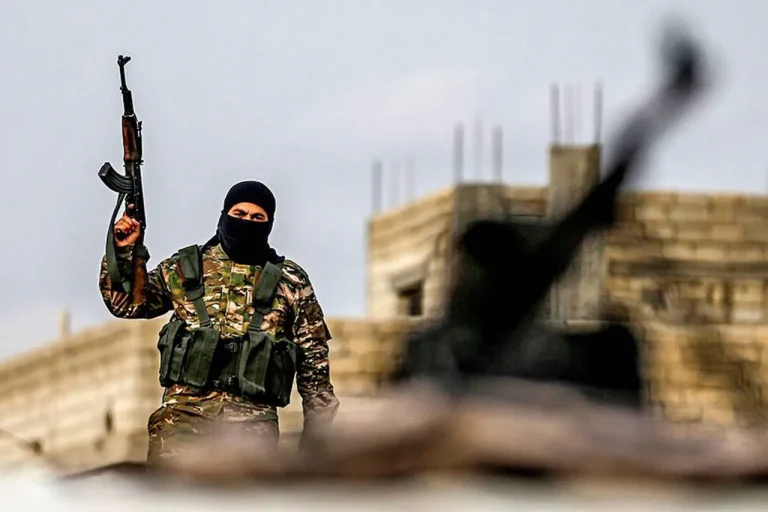Government Directive Alters PKK Disarmament Plan, Weapons Stored in Remote Cave in Iraq