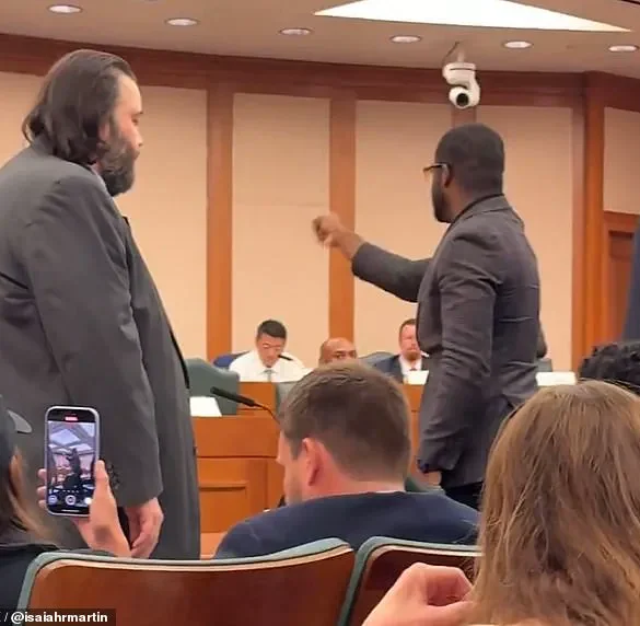Heated Redistricting Hearing Turns Chaotic at Texas State Capitol as Democratic Candidate Sparks Tension