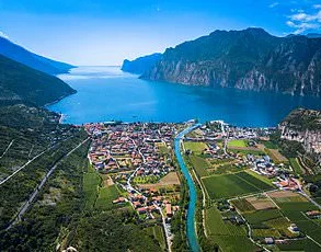 Italy's €100,000 Offer to Revive Villages Fails, Leaving Communities in Decline