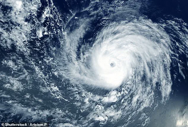 National Hurricane Center Raises Hurricane Alert to 40%: 'Growing Concern as System Moves Westward'