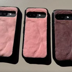 O2 and Marc Teyssier Unveil 'Skincase' — the Creepiest Phone Case That Feels Like Human Skin